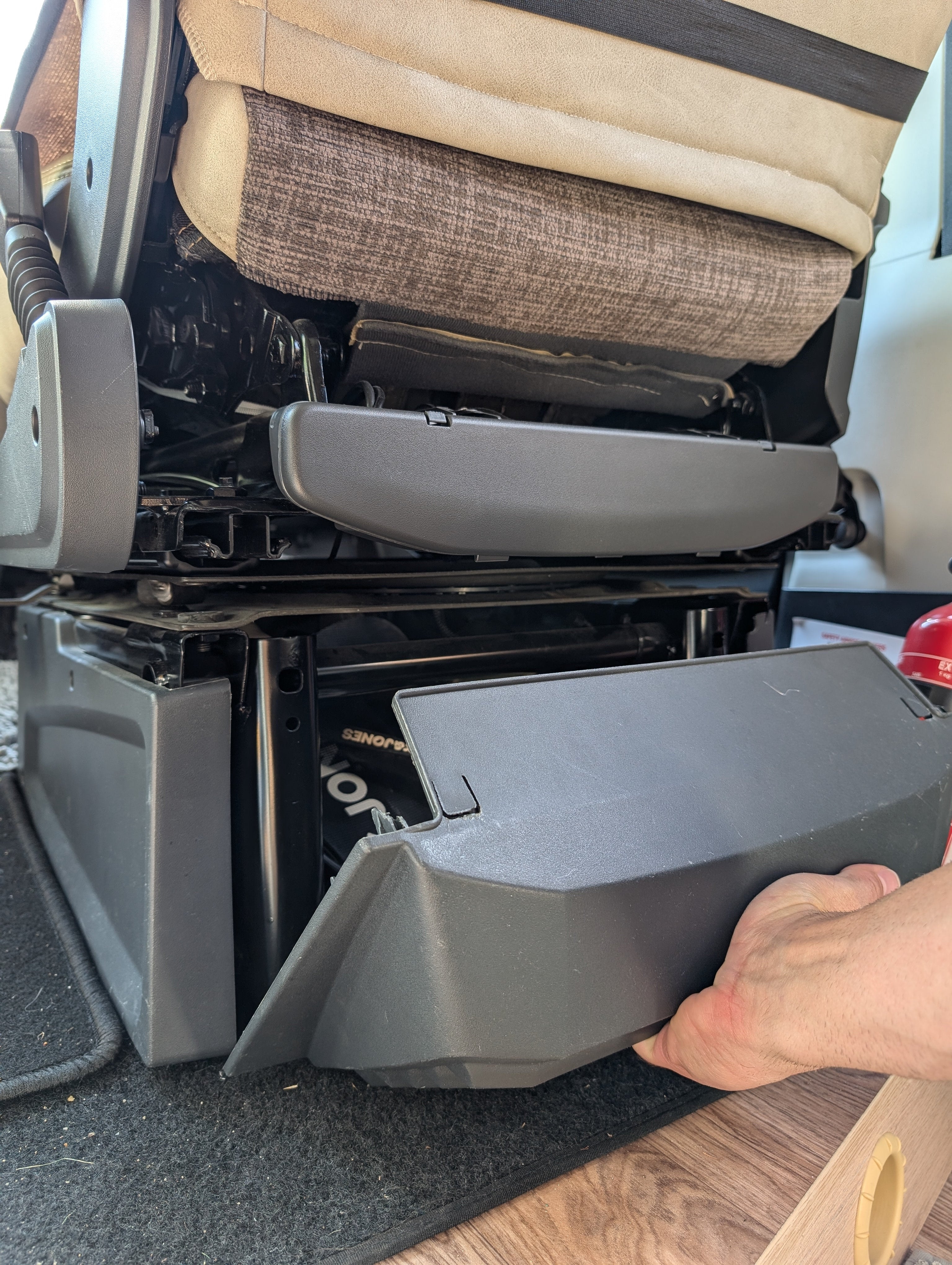 Magnet-Halterungen für Sitzblende Fiat Ducato, Citroen Jumper,  Peugeot Boxer